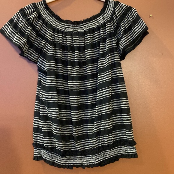 Max studio ladies Poly/cotton striped blouse in beautiful peasant style. Size XS - Picture 2 of 8